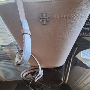 Toey Burch McGraw Bucket Bag , Groan Sand, NWT
